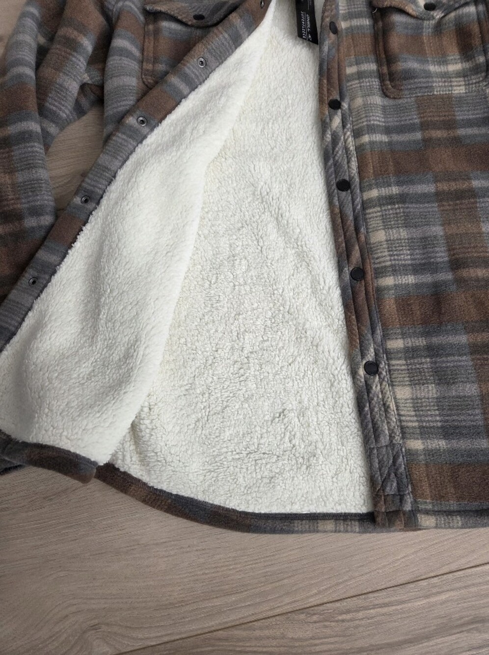 Oneil Flannel - Picture 5 of 9